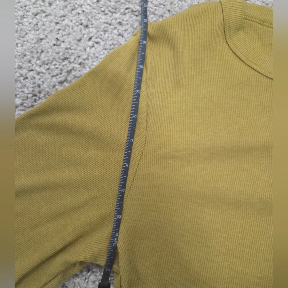 Snug Long-Sleeve Crew-Neck T-Shirt - Picture 6 of 11